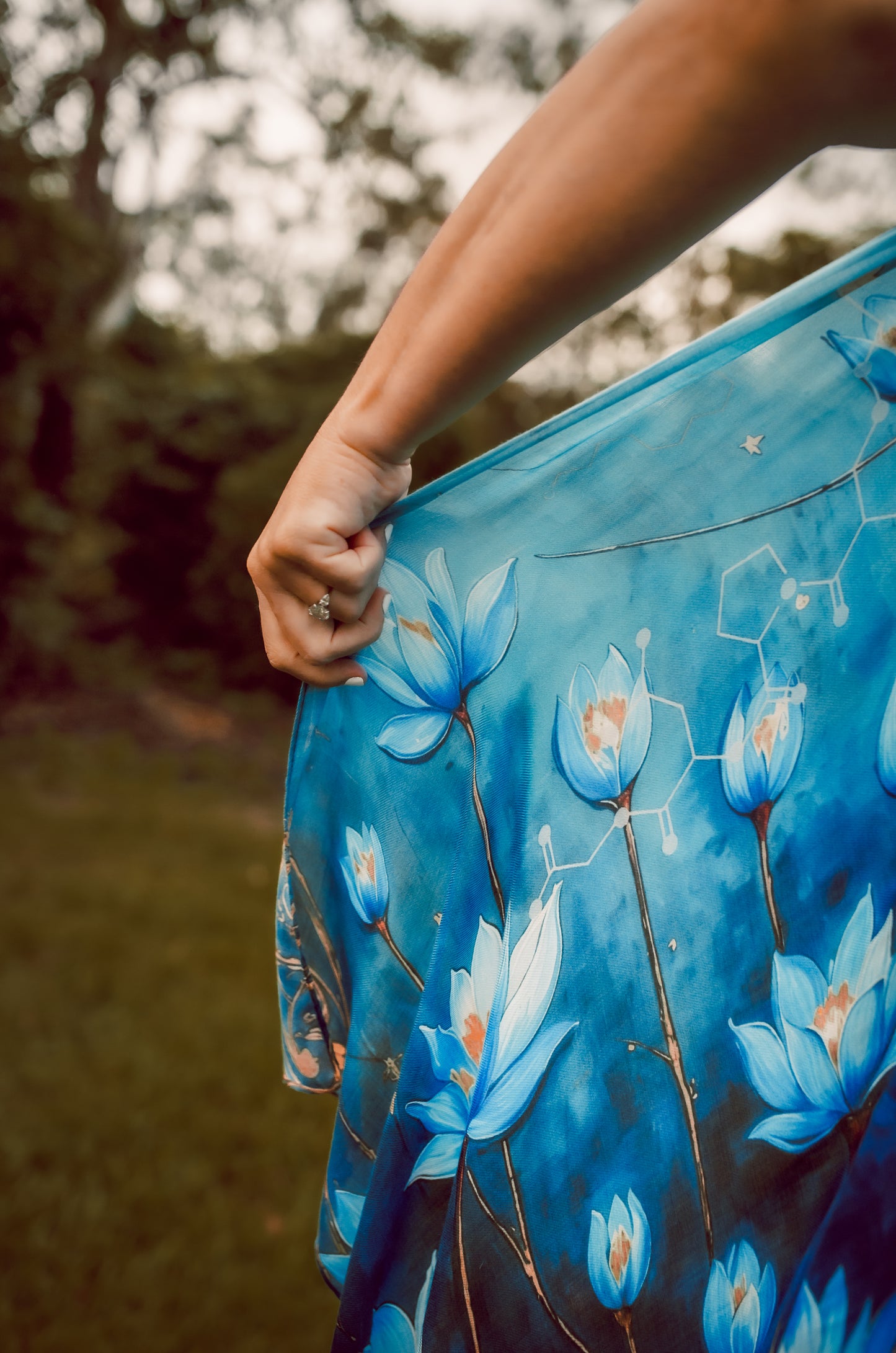 Blue Lotus Intuition Shawl – Inner Guidance & Spiritual Clarity