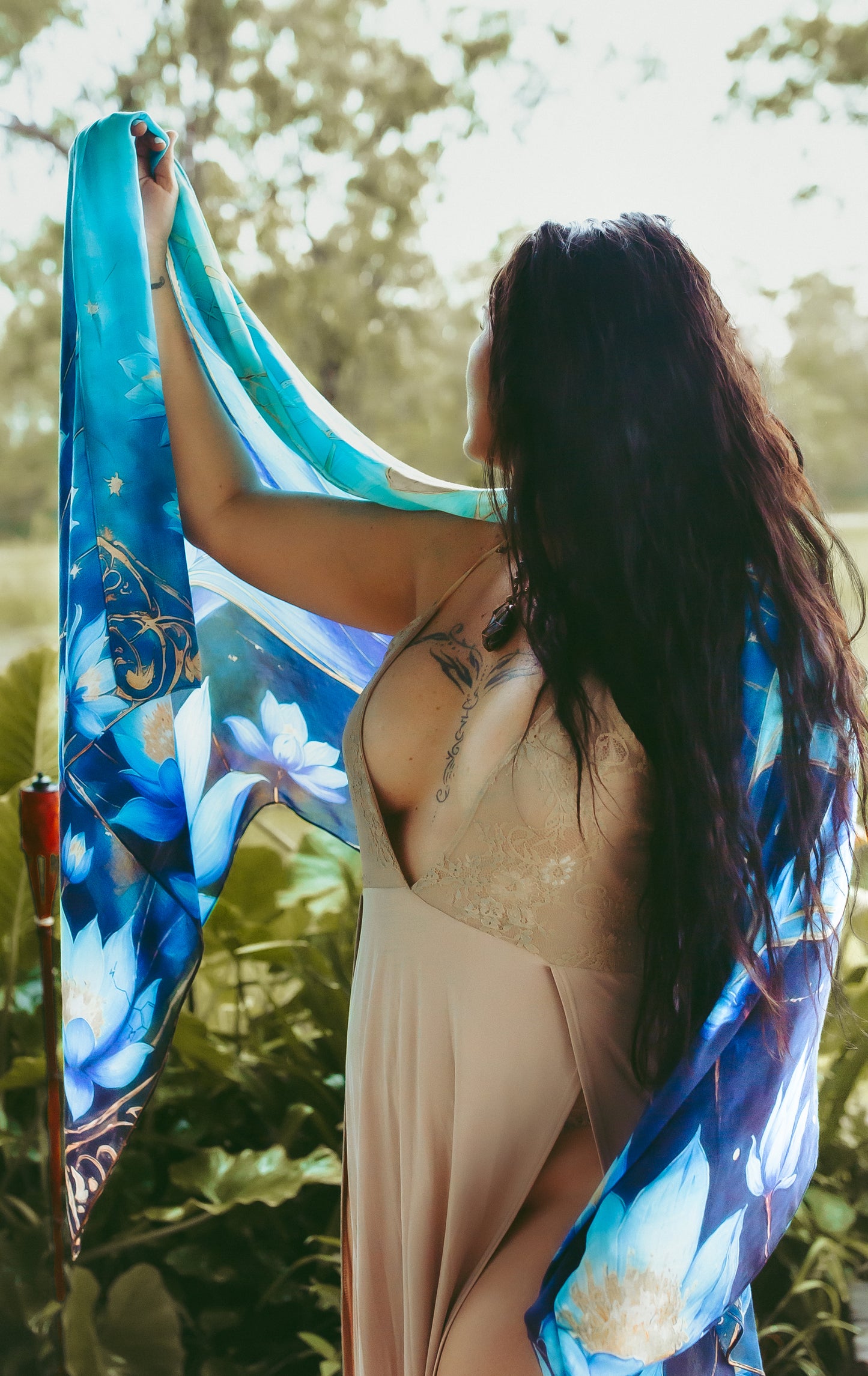 Blue Lotus Intuition Shawl – Inner Guidance & Spiritual Clarity