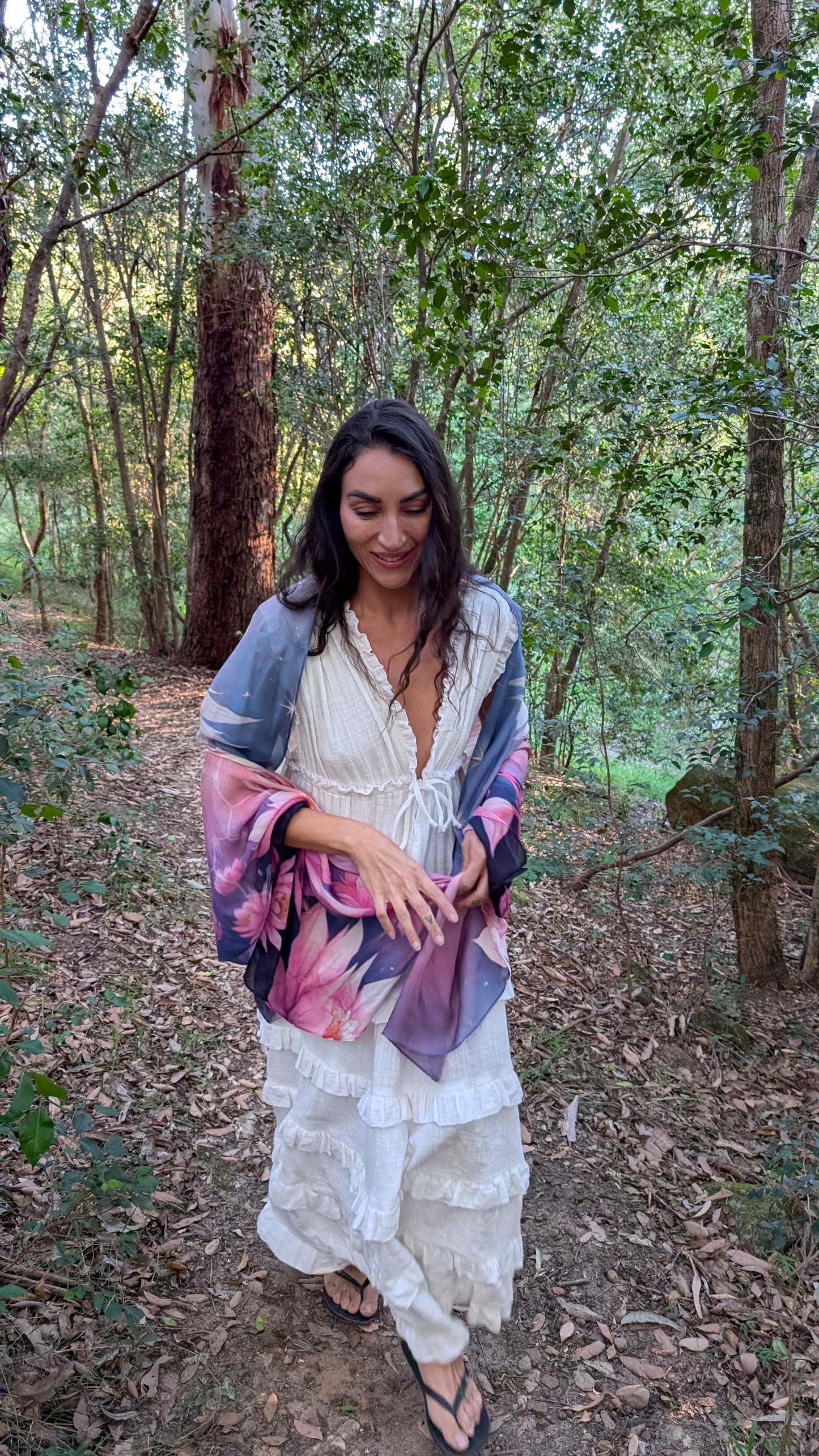 Moontime Shawl – Hormonal Harmony, Emotional Balance & Feminine Flow